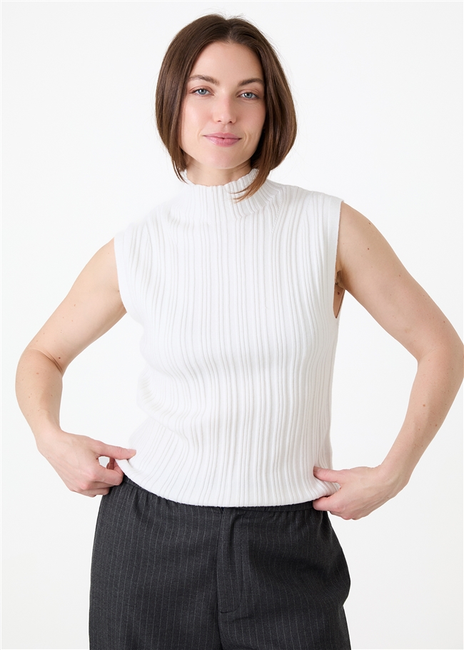 Cashmere Like Varied Rib Turtle Neck Vest