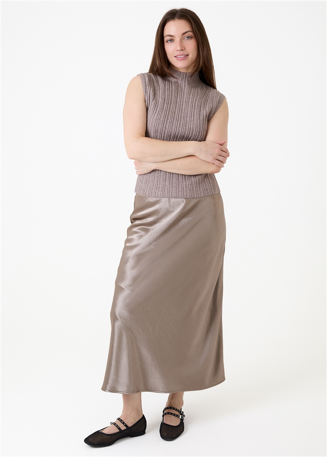 Cashmere Like Varied Rib Turtle Neck Vest