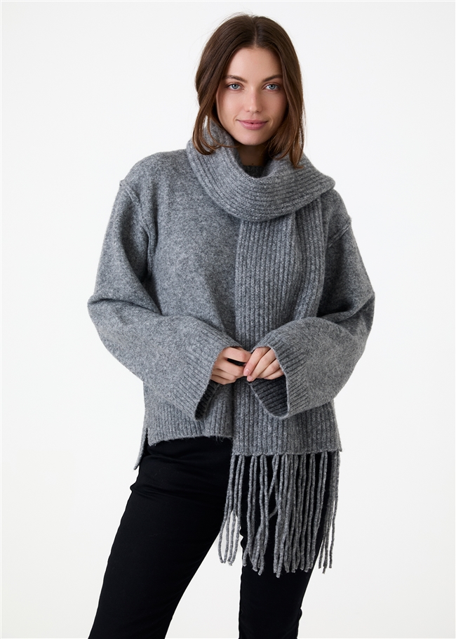 Chunky Tassel Scarf