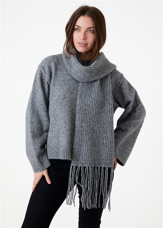 Chunky Tassel Scarf