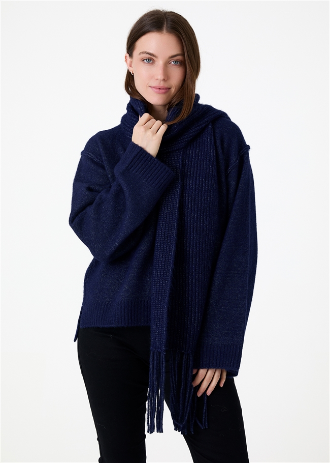 Chunky Tassel Scarf