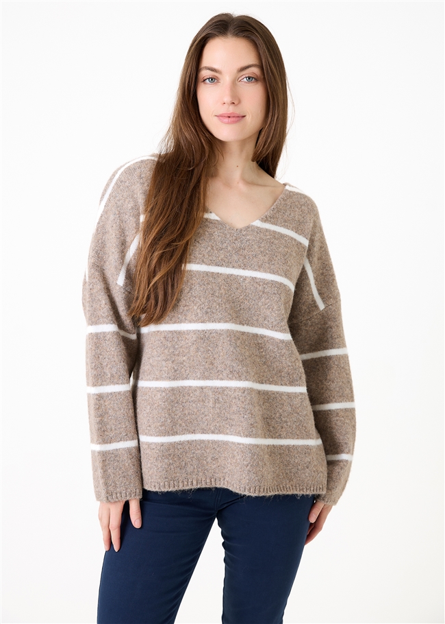 Thin Stripe V-Neck Jumper