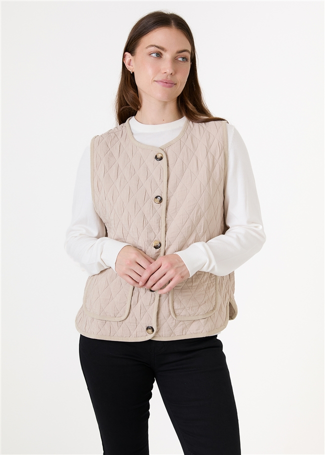 Round Neck Boxy Diamond Quilted Gilet