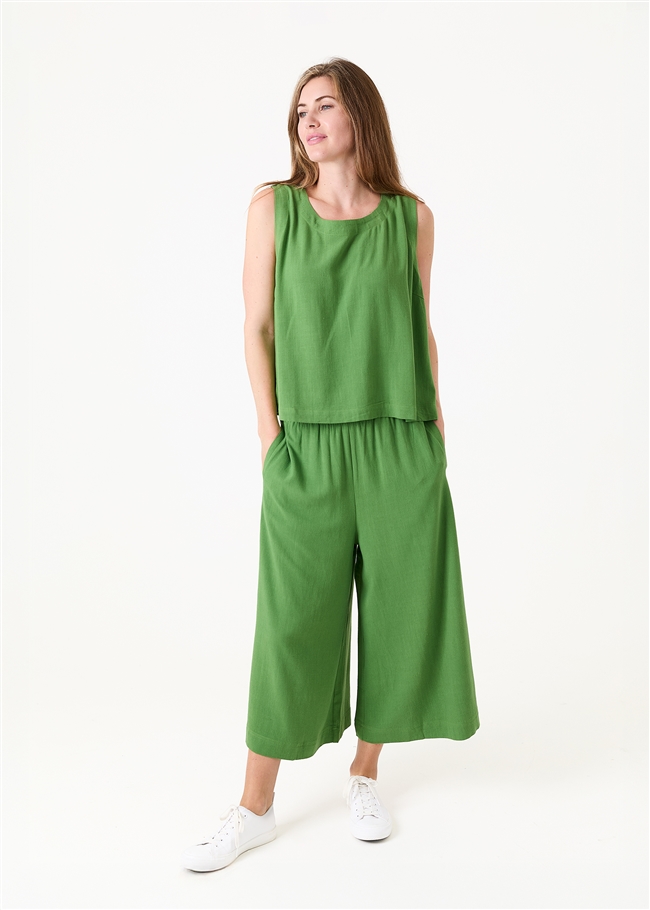 Linen Viscose Button Back Vest