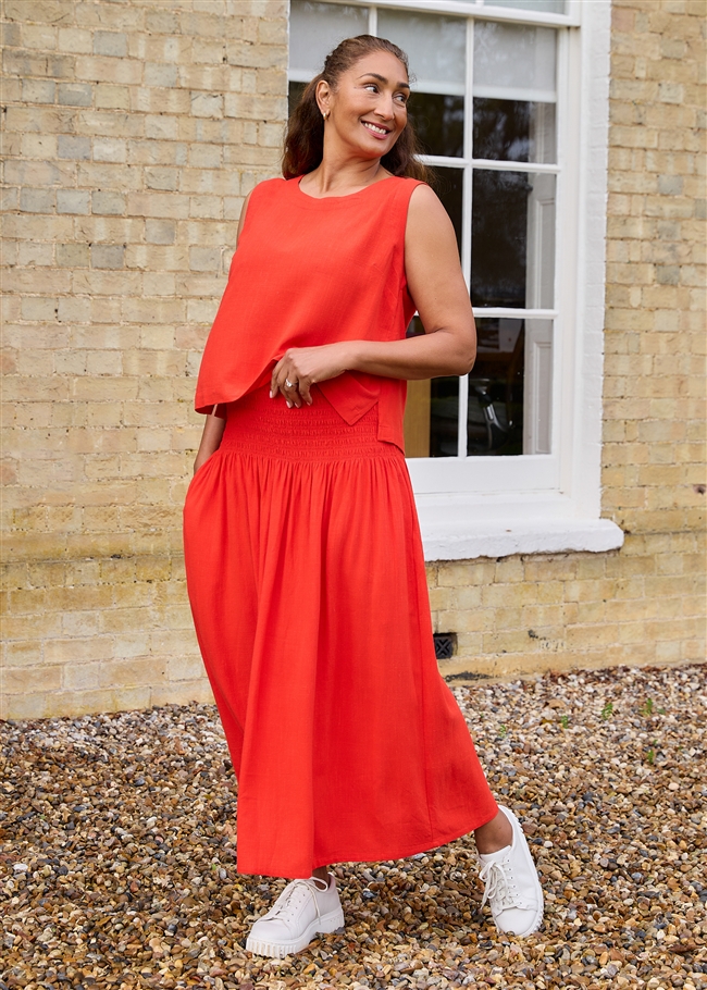 Linen Viscose Shirred Waist A-Line Maxi Skirt - Poppy Red - side body view