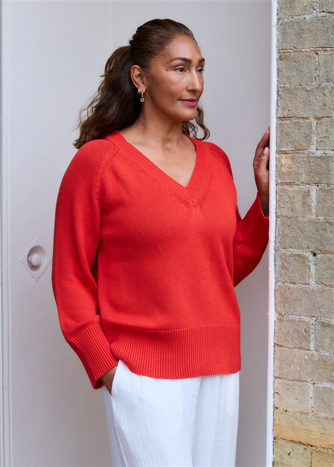 Cotton Mix Roll Edge v Neck Jumper