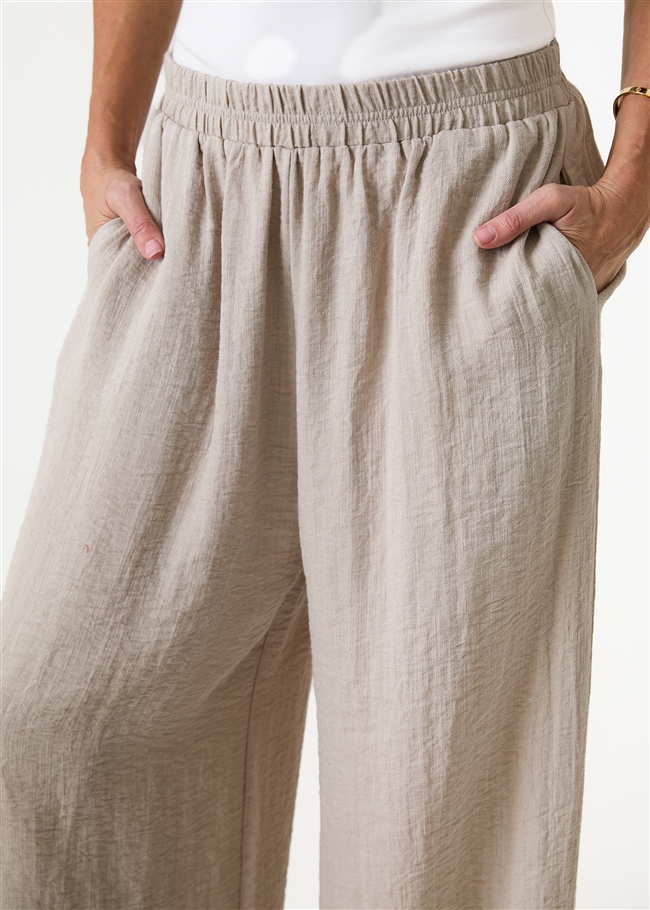 Ripple Elastic Waist Palazzo Pants