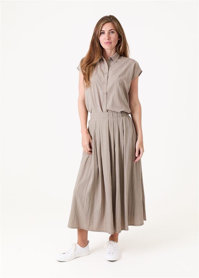 Pleat Front Elastic Waist Midi Skirt