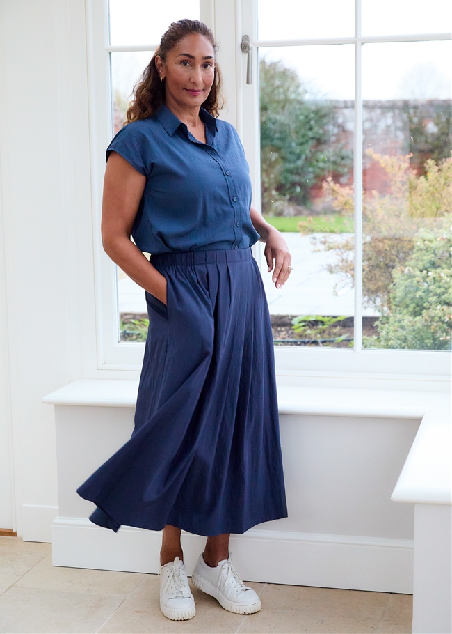 Pleat Front Elastic Waist Midi Skirt