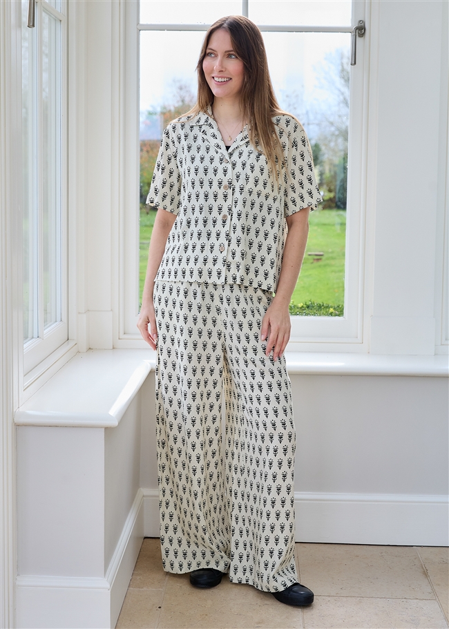 Dainty Floral Block Print Elastic Waist Palazzo Pants