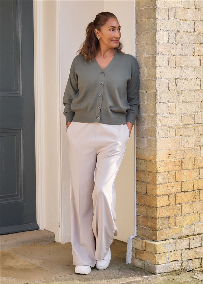 Cashmere Like Dropped Shoulder v Neck Crop Cardigan