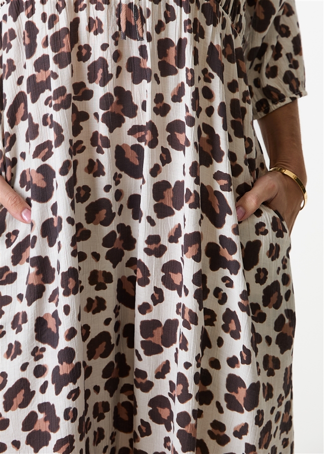 Leopard Smudge Frill Edge v Neck Blouse