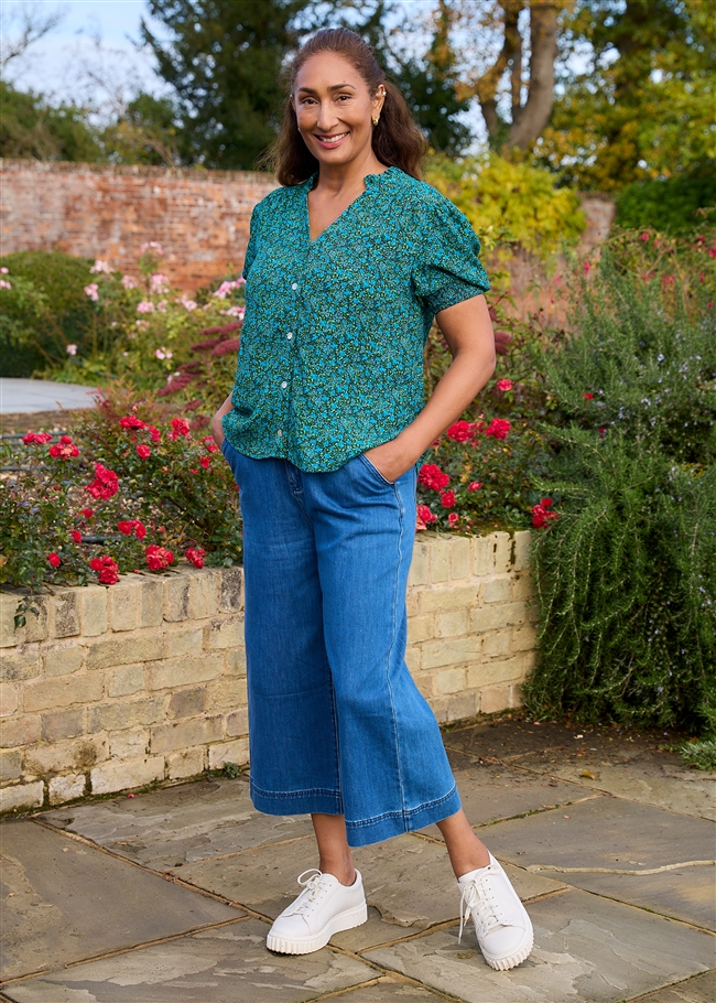 Denim Cropped Wide Leg Elastic Back Jean