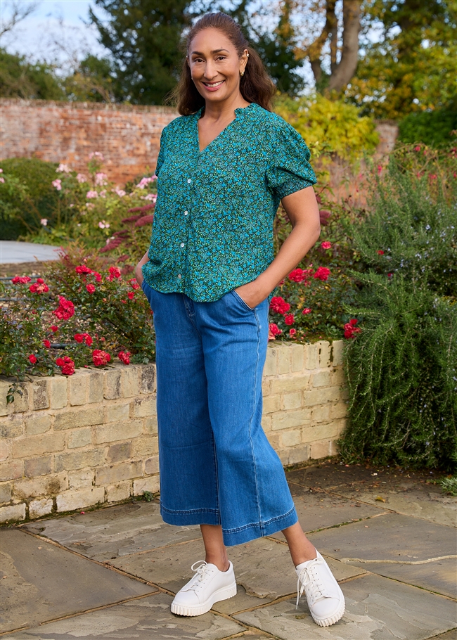 Ditsy Blossom Frill Edge v Neck Blouse