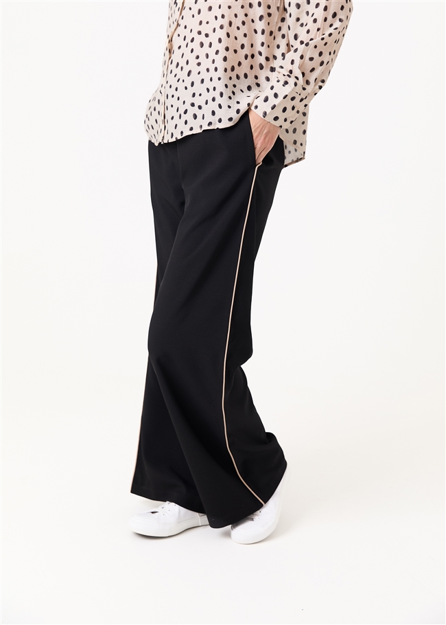 Channel Front Wide Leg Piping Trouser